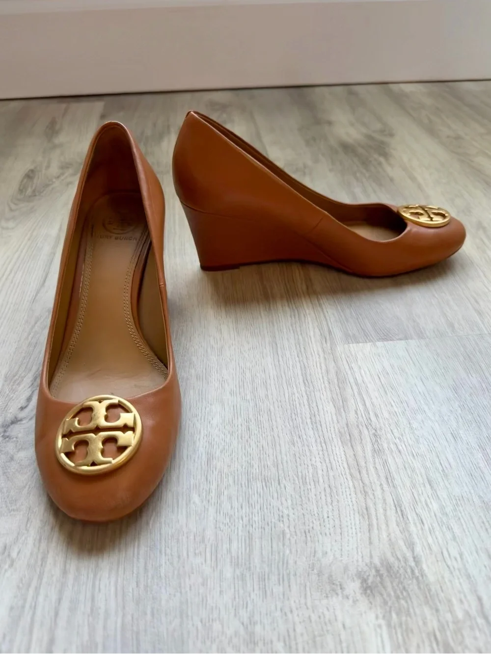 Tory Burch - Cognac Leather Logo - Reva Ballet Flats/Wedges with Gold Medallion